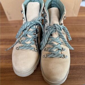 Sorel suede waterproof boots